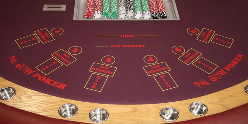 Một bàn Pai Gow Poker tại casino thực tế sẽ có không quá sáu chỗ ngồi cho người chơi